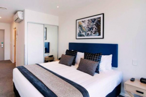 Central Queenstown studio apartment - 1 king bed
